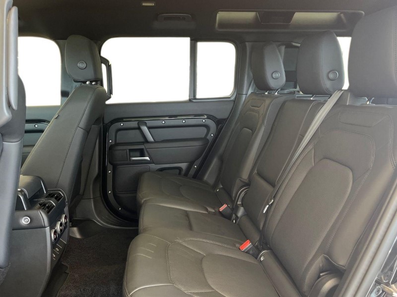 2024 (74) Defender 3.0 D350 X-dynamic SE 110 5Dr Auto [7 Seat] Estate 5593689