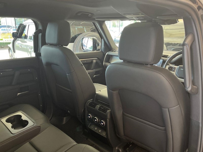 2024 (74) Defender 3.0 D350 X-dynamic SE 110 5Dr Auto [7 Seat] Estate 5593742