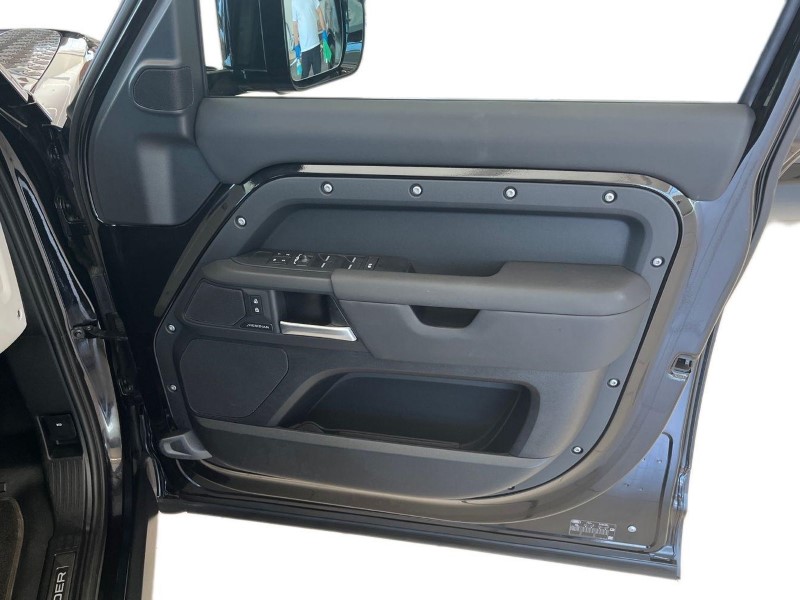 2024 (74) Defender 3.0 D350 X-dynamic SE 110 5Dr Auto [7 Seat] Estate 5593708