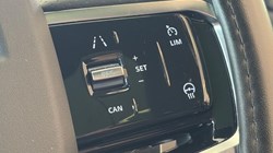 2021 (21) LAND ROVER RANGE ROVER EVOQUE 2.0 D200 R-Dynamic SE 5dr Auto 5556210