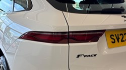 2024 (24) JAGUAR F-PACE 2.0 D200 R-Dynamic SE 5dr Auto AWD 5575848
