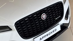 2024 (24) JAGUAR F-PACE 2.0 D200 R-Dynamic SE 5dr Auto AWD 5575872