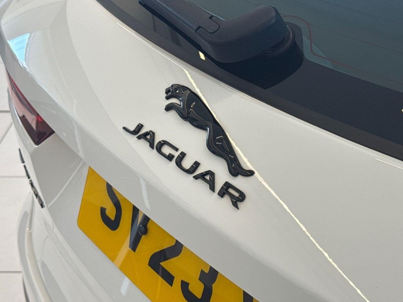 2024 (24) JAGUAR F-PACE 2.0 D200 R-Dynamic SE 5dr Auto AWD 5575875