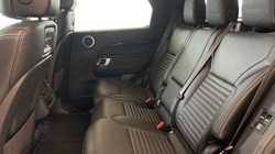 2023 (23) LAND ROVER DISCOVERY 3.0 D300 R-Dynamic SE 5dr Auto 5563138