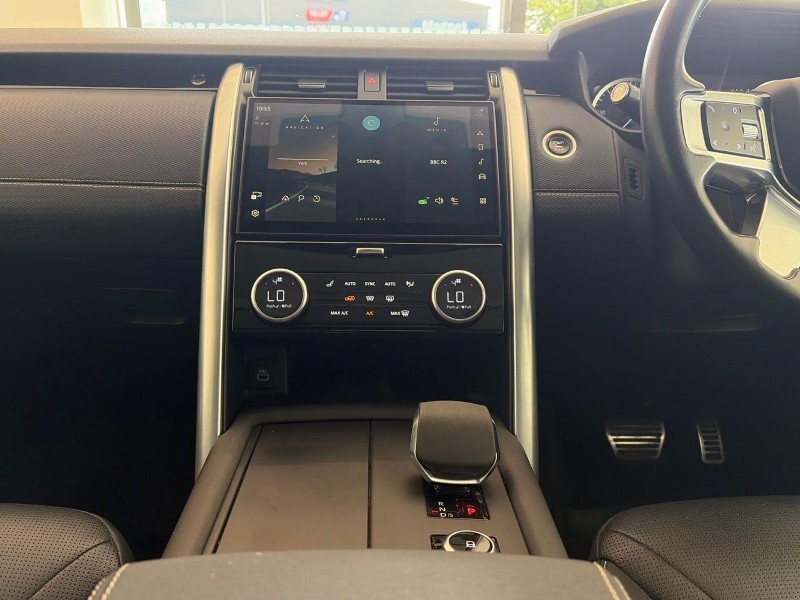 2023 (23) LAND ROVER DISCOVERY 3.0 D300 R-Dynamic SE 5dr Auto 5563148
