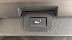 2023 (23) LAND ROVER DISCOVERY 3.0 D300 R-Dynamic SE 5dr Auto 5563177