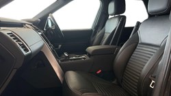 2023 (23) LAND ROVER DISCOVERY 3.0 D300 R-Dynamic SE 5dr Auto 5563137