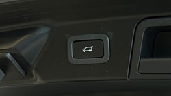 2020 (70) LAND ROVER RANGE ROVER VELAR 2.0 D180 R-Dynamic SE 5dr Auto 5559532