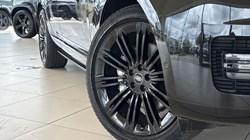 2023 (72) LAND ROVER RANGE ROVER 3.0 D300 SE 4dr Auto 5565908