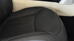 2023 (72) LAND ROVER RANGE ROVER 3.0 D300 SE 4dr Auto 5565889