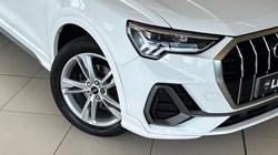 2021 (70) AUDI Q3 35 TDI S Line 5dr S Tronic 5562824