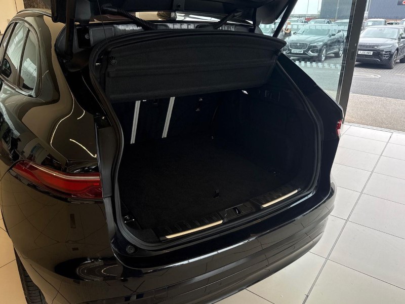 2023 (72) JAGUAR F-PACE 2.0 P250 R-Dynamic Black 5dr Auto AWD 5621445