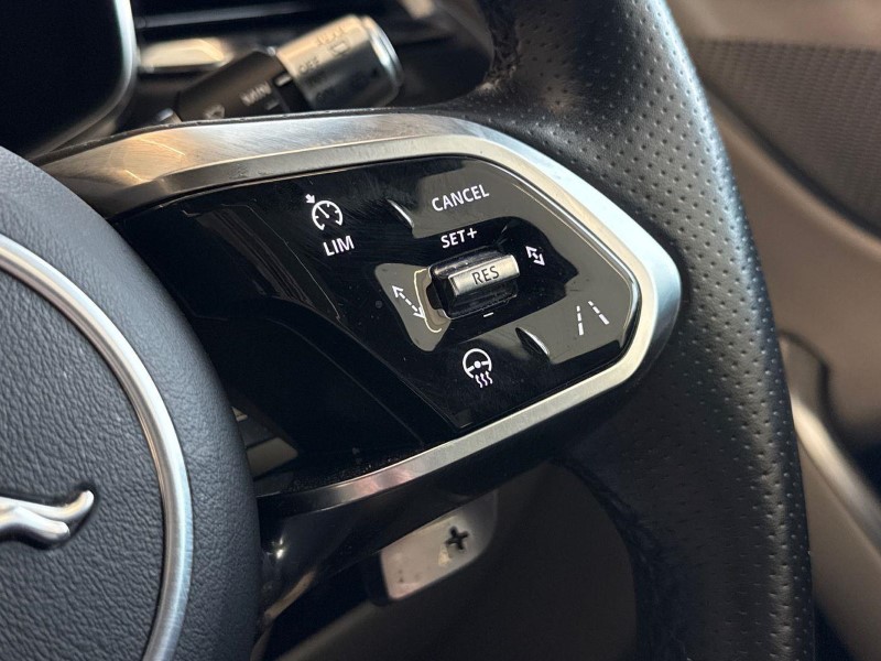 2023 (72) JAGUAR F-PACE 2.0 P250 R-Dynamic Black 5dr Auto AWD 5621434