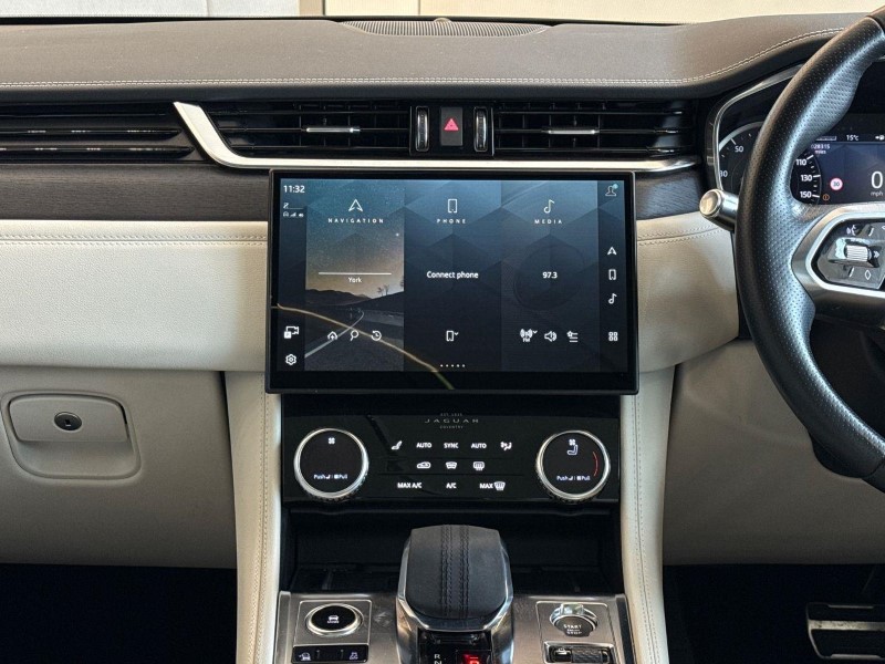 2023 (72) JAGUAR F-PACE 2.0 P250 R-Dynamic Black 5dr Auto AWD 5621419