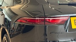 2023 (72) JAGUAR F-PACE 2.0 P250 R-Dynamic Black 5dr Auto AWD 5621424