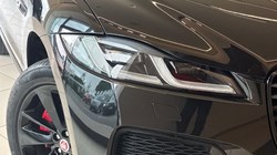 2023 (72) JAGUAR F-PACE 2.0 P250 R-Dynamic Black 5dr Auto AWD 5621422
