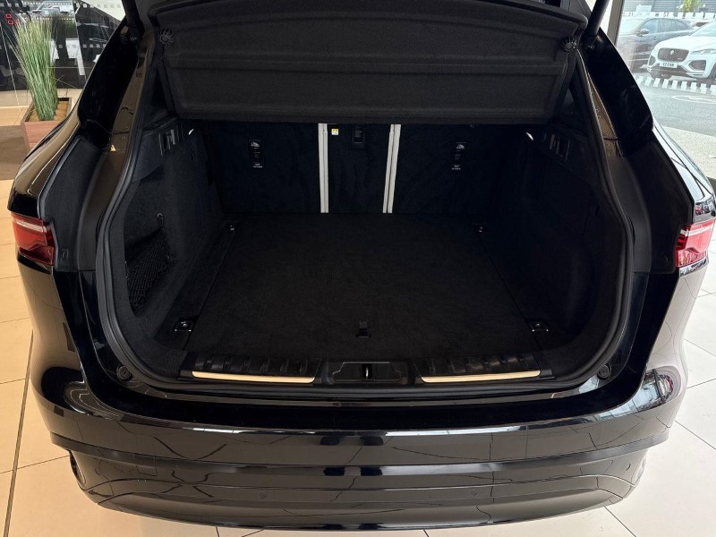 2023 (72) JAGUAR F-PACE 2.0 P250 R-Dynamic Black 5dr Auto AWD 5621415