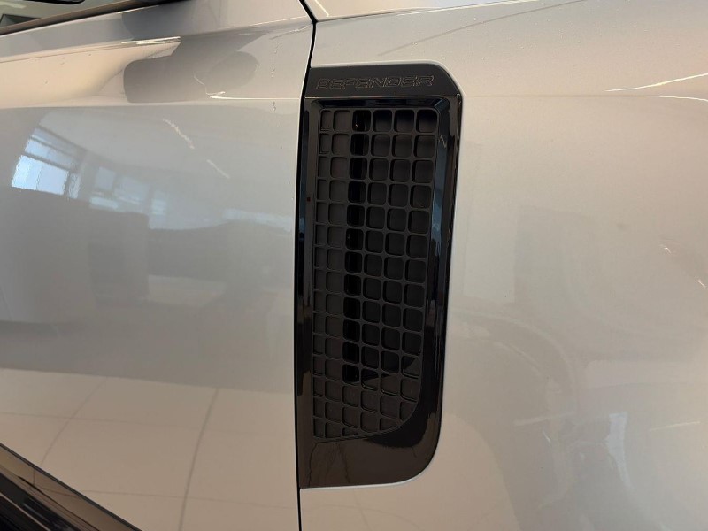 2024 (73) LAND ROVER DEFENDER 2.0 P300 X-Dynamic HSE 90 3dr Auto 5652754