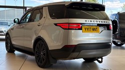 2017 (17) LAND ROVER DISCOVERY 3.0 TD6 HSE Luxury 5dr Auto 5628371