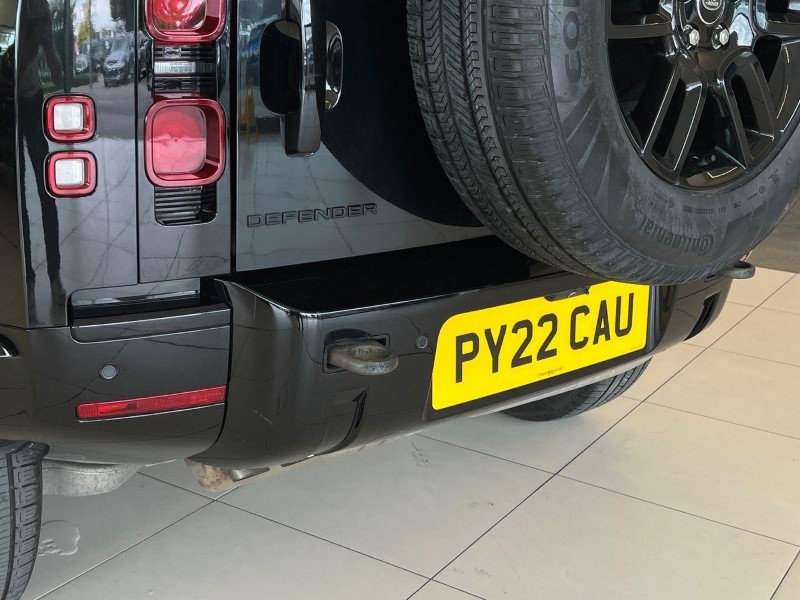 2022 (22) LAND ROVER DEFENDER 3.0 D250 X-Dynamic S 110 5dr Auto 5643631