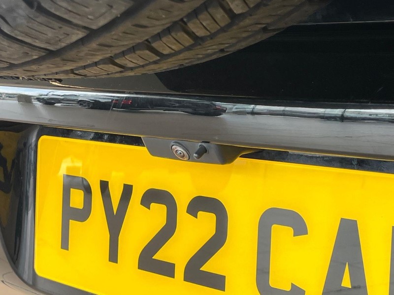 2022 (22) LAND ROVER DEFENDER 3.0 D250 X-Dynamic S 110 5dr Auto 5643651
