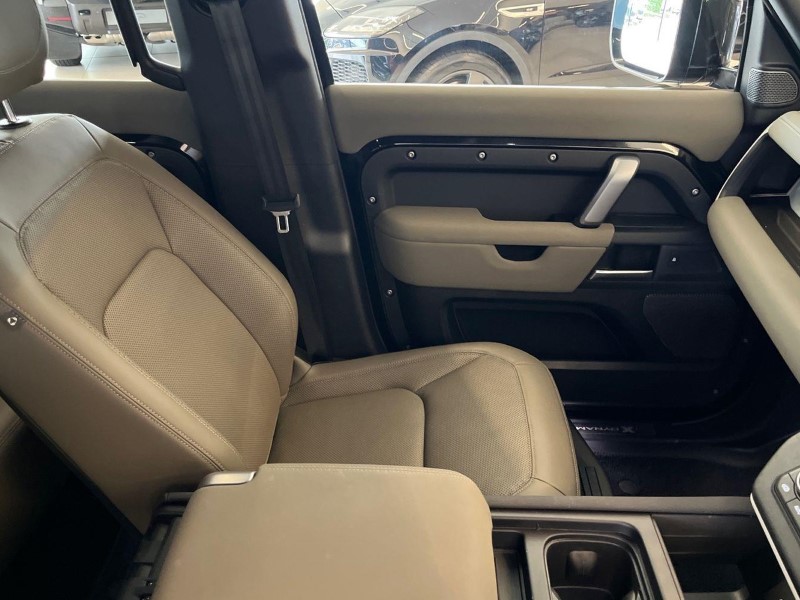 2022 (22) LAND ROVER DEFENDER 3.0 D250 X-Dynamic S 110 5dr Auto 5643635