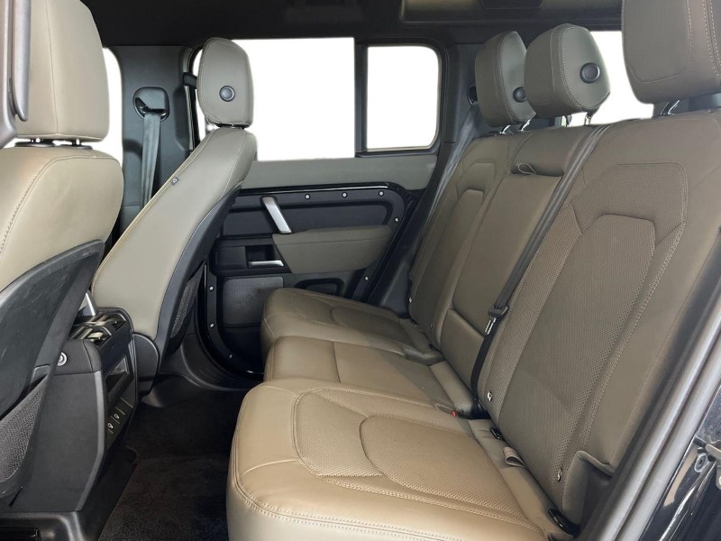 2022 (22) LAND ROVER DEFENDER 3.0 D250 X-Dynamic S 110 5dr Auto 5643614