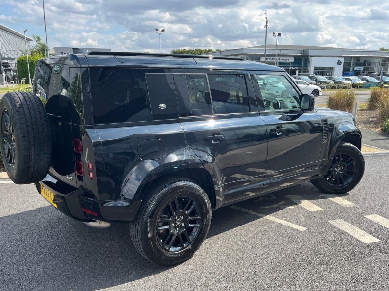 2022 (22) LAND ROVER DEFENDER 3.0 D250 X-Dynamic S 110 5dr Auto 5643667