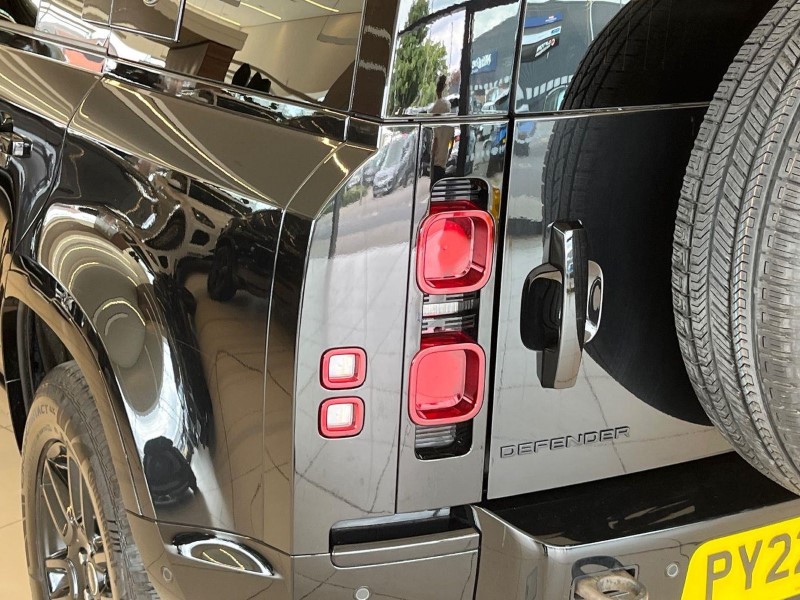 2022 (22) LAND ROVER DEFENDER 3.0 D250 X-Dynamic S 110 5dr Auto 5643629