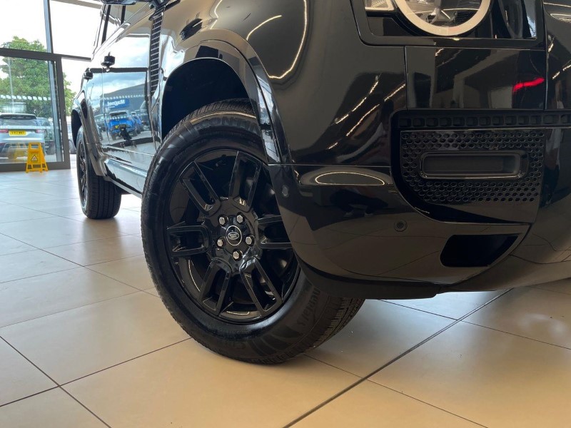 2022 (22) LAND ROVER DEFENDER 3.0 D250 X-Dynamic S 110 5dr Auto 5643654