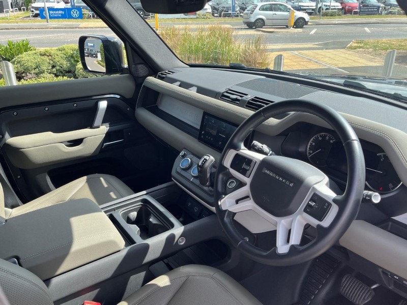 2022 (22) LAND ROVER DEFENDER 3.0 D250 X-Dynamic S 110 5dr Auto 5643664