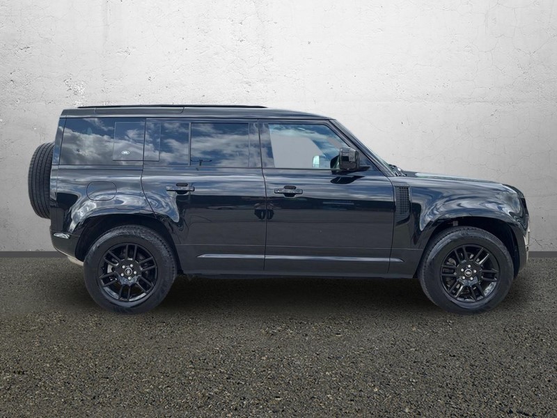 2022 (22) LAND ROVER DEFENDER 3.0 D250 X-Dynamic S 110 5dr Auto 5643615