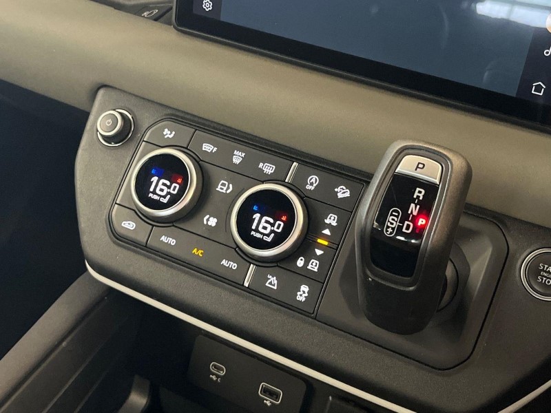 2022 (22) LAND ROVER DEFENDER 3.0 D250 X-Dynamic S 110 5dr Auto 5643643