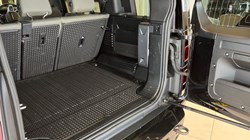 2022 (22) LAND ROVER DEFENDER 3.0 D250 X-Dynamic S 110 5dr Auto 5643650
