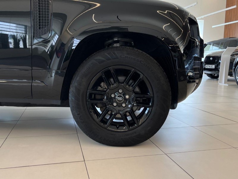 2022 (22) LAND ROVER DEFENDER 3.0 D250 X-Dynamic S 110 5dr Auto 5661573