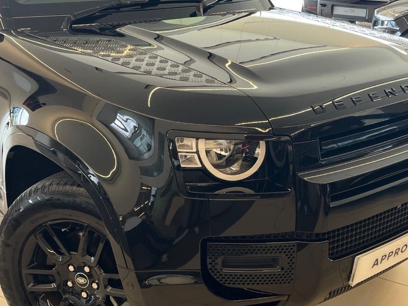 2022 (22) LAND ROVER DEFENDER 3.0 D250 X-Dynamic S 110 5dr Auto 5643627