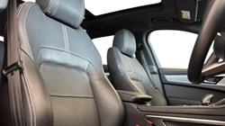 2023 (23) JAGUAR F-PACE 2.0 D200 R-Dynamic SE Black 5dr Auto AWD 5639311