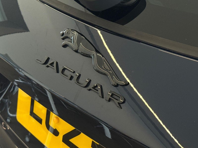 2023 (23)  JAGUAR F-PACE 2.0 D200 R-Dynamic SE Black 5dr Auto AWD 5639329