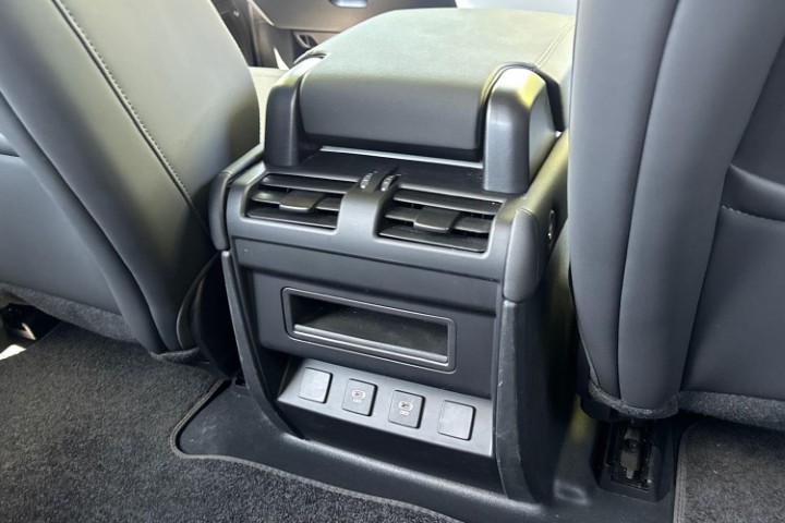 2025 (25) LAND ROVER DEFENDER 3.0 D350 X-Dynamic SE 90 3dr Auto 5603403