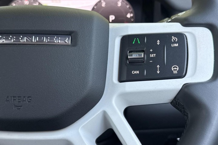 2025 (25) LAND ROVER DEFENDER 3.0 D350 X-Dynamic SE 90 3dr Auto 5603413