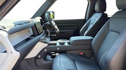 2025 (25) LAND ROVER DEFENDER 3.0 D350 X-Dynamic SE 90 3dr Auto 5603388