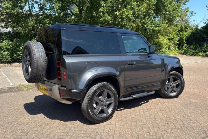 2025 (25) LAND ROVER DEFENDER 3.0 D350 X-Dynamic SE 90 3dr Auto 5603438