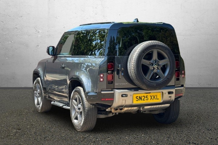 2025 (25) LAND ROVER DEFENDER 3.0 D350 X-Dynamic SE 90 3dr Auto