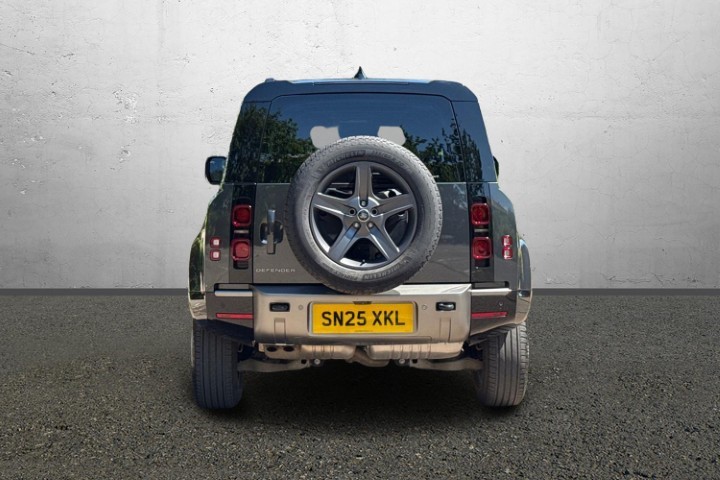 2025 (25) LAND ROVER DEFENDER 3.0 D350 X-Dynamic SE 90 3dr Auto 5603391