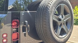 2025 (25) LAND ROVER DEFENDER 3.0 D350 X-Dynamic SE 90 3dr Auto 5603432