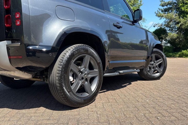 2025 (25) LAND ROVER DEFENDER 3.0 D350 X-Dynamic SE 90 3dr Auto 5603435