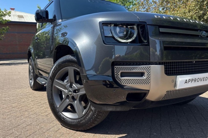 2025 (25) LAND ROVER DEFENDER 3.0 D350 X-Dynamic SE 90 3dr Auto 5603429