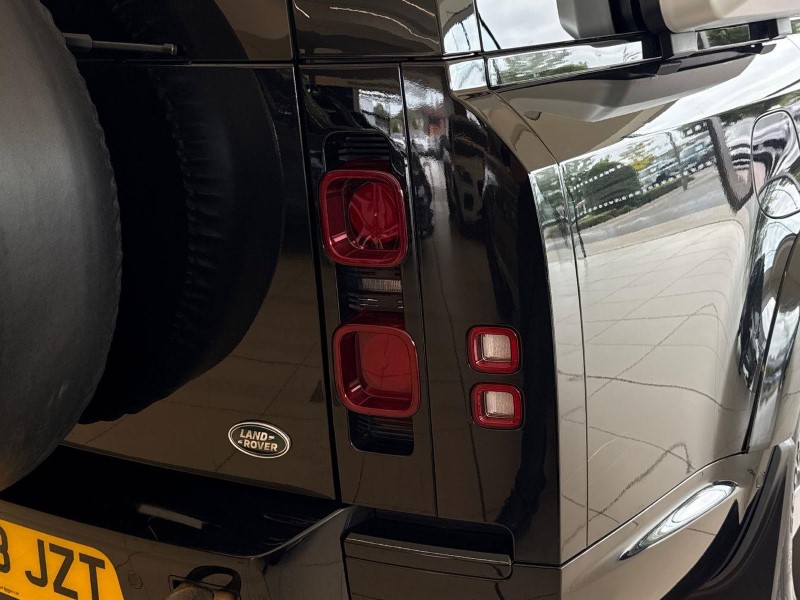 2024 (73) LAND ROVER DEFENDER 3.0 D300 X-Dynamic HSE 130 5dr Auto [8 Seat] 5632934