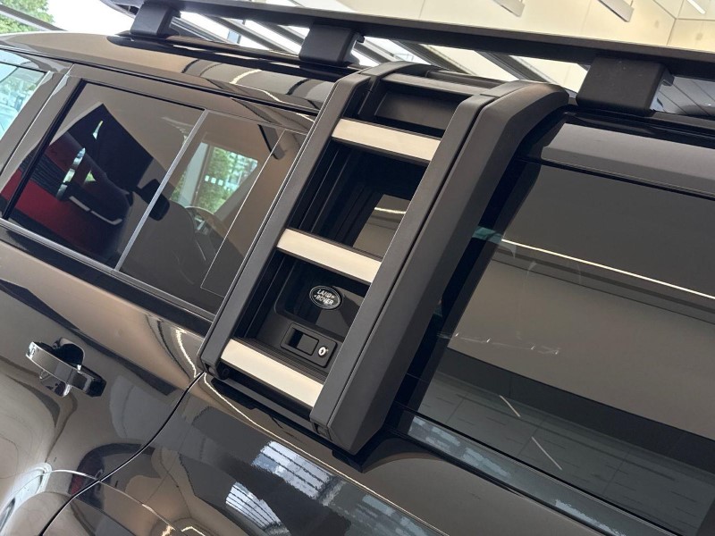 2024 (73) LAND ROVER DEFENDER 3.0 D300 X-Dynamic HSE 130 5dr Auto [8 Seat] 5632940