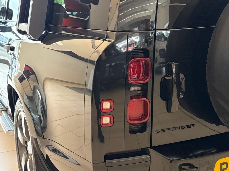 2024 (73) LAND ROVER DEFENDER 3.0 D300 X-Dynamic HSE 130 5dr Auto [8 Seat] 5632906